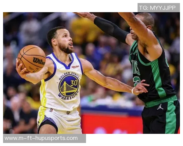 多尔特超远三分领衔总决赛第七场十佳球，燃爆球迷激情